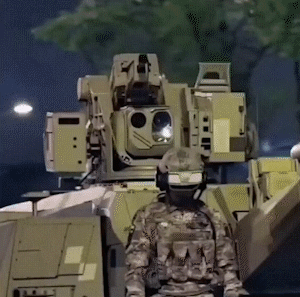 开云官方-装备太强大!在国外大杀四方的歼10,回国阅兵只配拉彩烟!