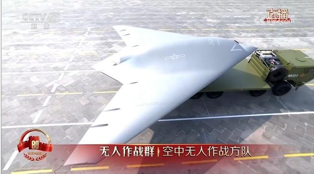 开云官方-装备太强大!在国外大杀四方的歼10,回国阅兵只配拉彩烟!