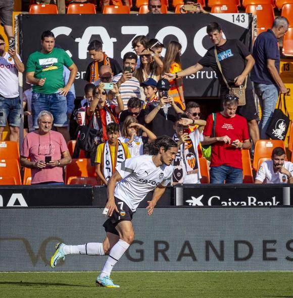 开云App-将近4个月后再上阵 卡瓦尼完成个人西甲首秀！